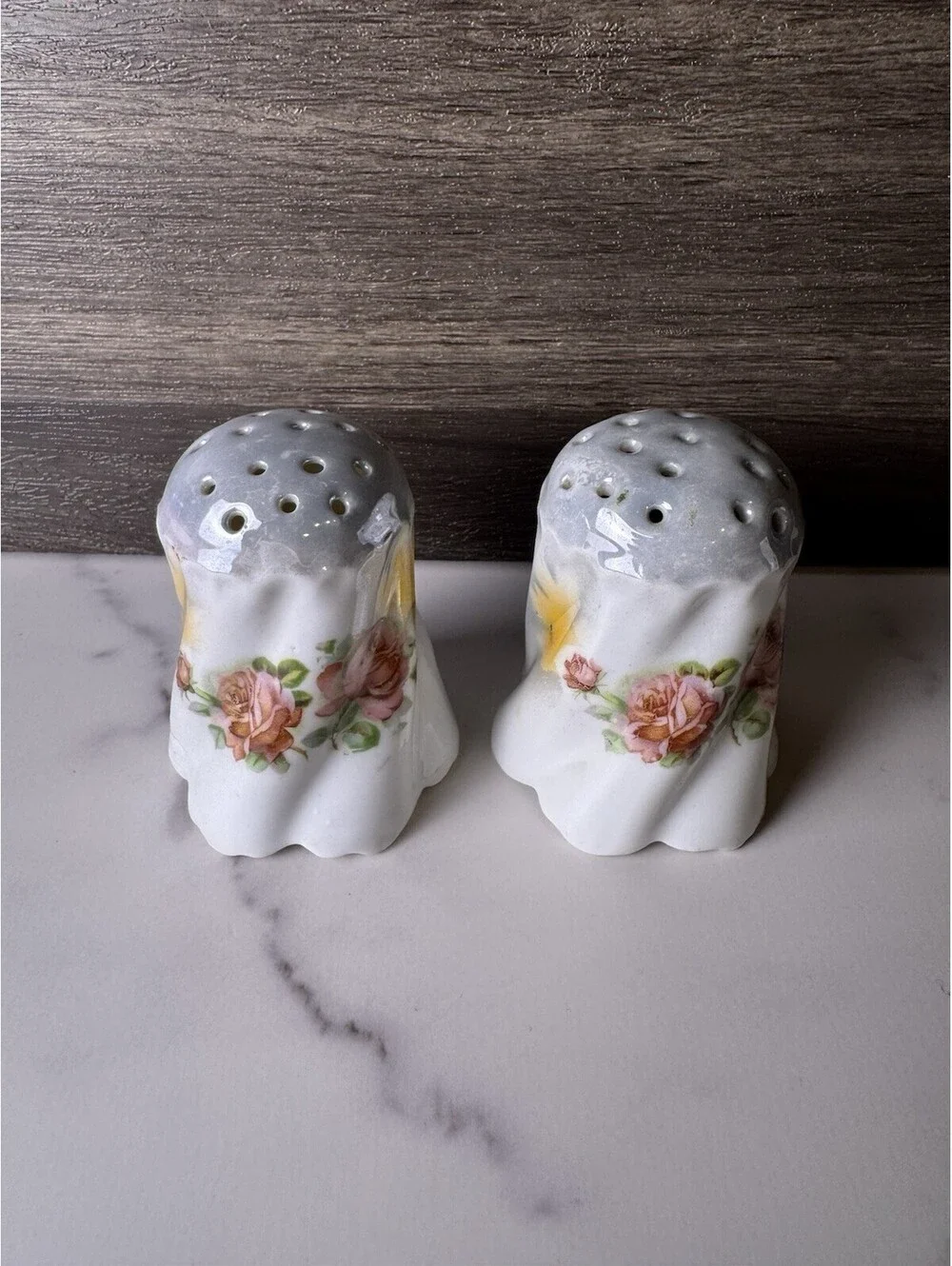 Antique Leuchtenburg Germany Porcelain Salt Pepper Shakers Pink Roses Floral